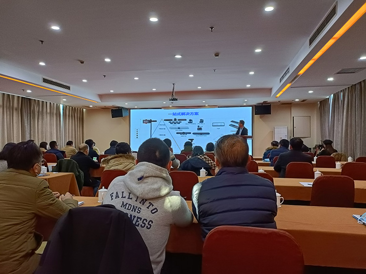 罗技介绍.jpg